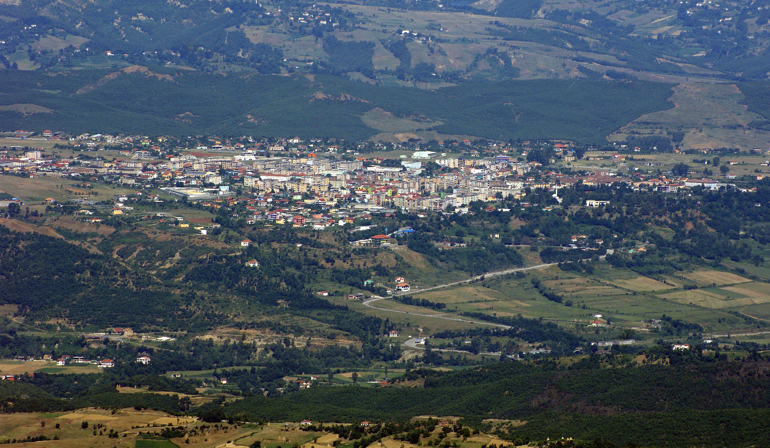 Qyteti i Burrelit burrel_from_distance